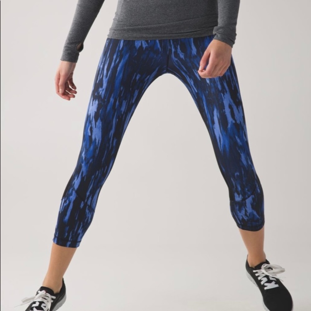 lululemon athletica Blue & Black Patterned Capri Leggings